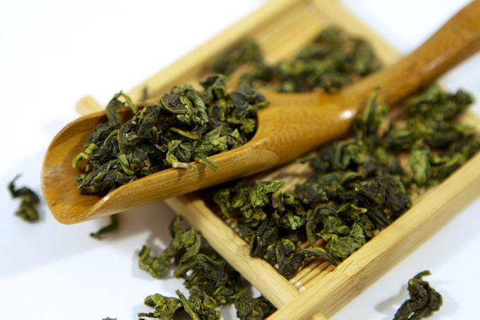 Chá forte de Oolong do chinês da fragrância claramente um botão com dois ou três meios - amadureça as folhas