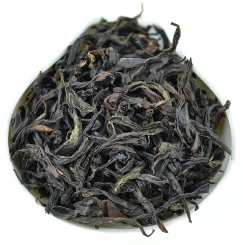 Re - processando o chá orgânico de Wuyi Yancha do chá de Oolong com material aplainado