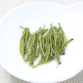 China Chá de Xinyangmaojian da província de Henan, levemente obscuridade - folhas de chá verdes frescas verdes fornecedor